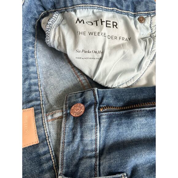 MOTHER The Weekender Fray Jeans Six Packs On Me 28 Flare - Picture 6 of 10